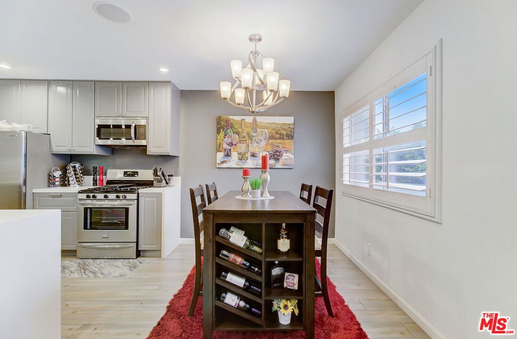 10707 S Camarillo Street 112