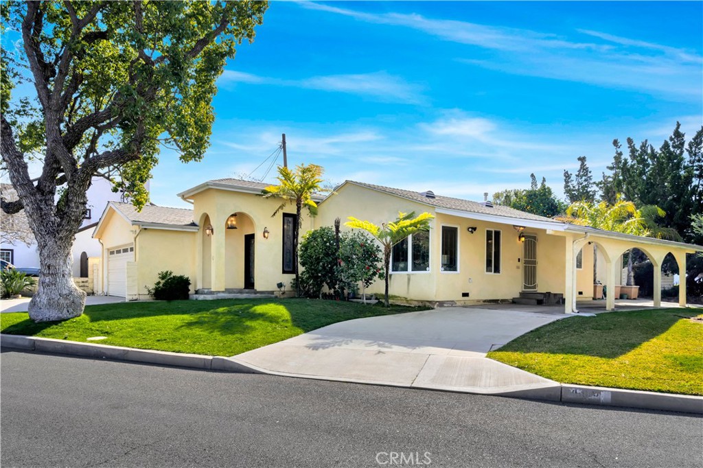 4300 W Clark Avenue